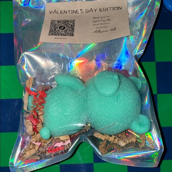 Turquoise Goatmilk bar a sleepy Teddy with mini Teddys Love Spell - Picture 3 of 3